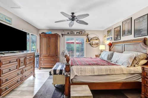 4845 20th Ave, Naples FL  34117-9125 exterior