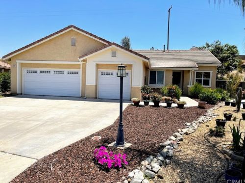 24994 Mandarin Ct, Wildomar, CA 92595-7676