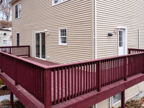 18 Berry Ln, West Milford NJ  07480-3632 exterior