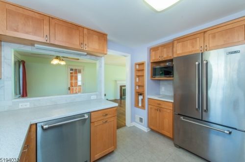 13 Potter Ct, Montclair NJ  07043-1514 exterior