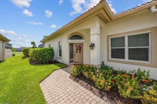 6092 Fairway Ct, Naples, FL 34110-7318