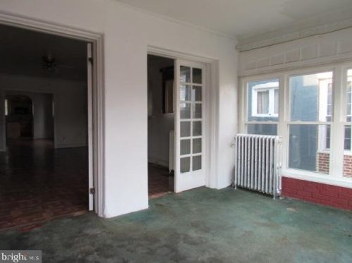 6043 Ellsworth St, Philadelphia, PA 19143-2330