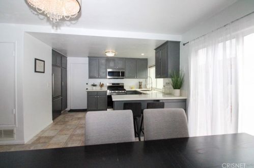 2241 Ravenna St, Simi Valley CA  93065-2737 exterior