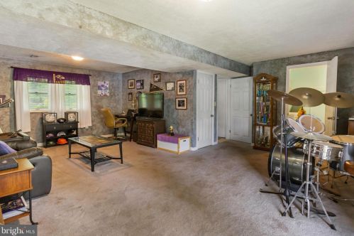 65 Woodland Dr, Shrewsbury PA  17361-1233 exterior