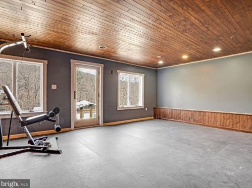 42 Overlook Dr, Primrose PA  17901-4028 exterior