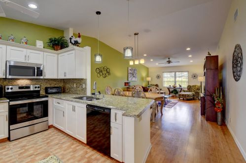 6256 Kings Gate Cir, Delray Beach, FL 33484-2401