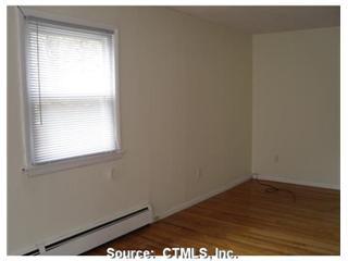 28 Devonwood Dr, Waterbury, CT 06708-2302