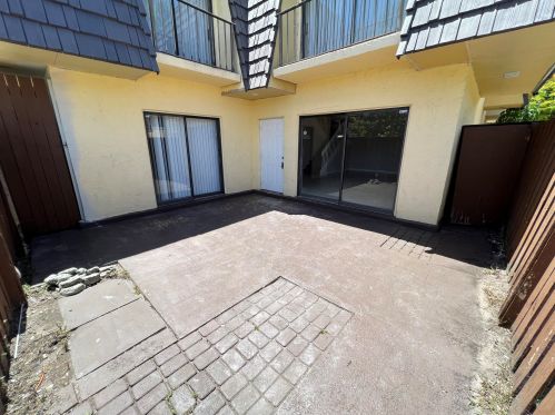 1873 Congress Ave, West Palm Beach, FL 33401-1661