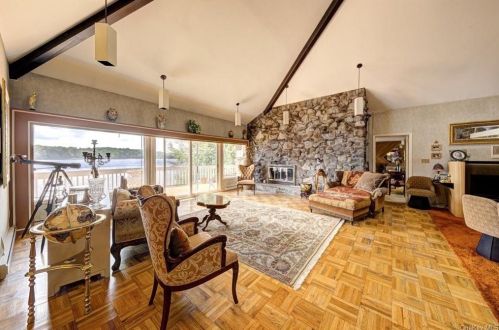44 Overlook Rd, Rock Hill NY  12775-6208 exterior