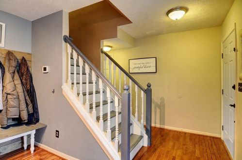 160 Lakeview Dr, Franklin, OH 45005-3069