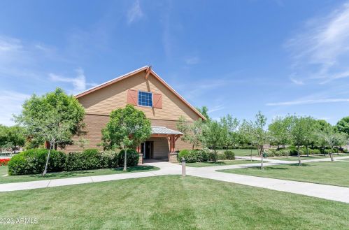 4454 Sundance Ct, Gilbert AZ 85297-9706 exterior