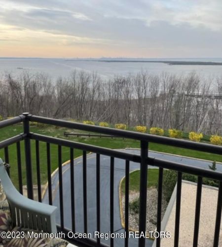 1 Scenic Dr, Monmouth Hills NJ  07732-1329 exterior