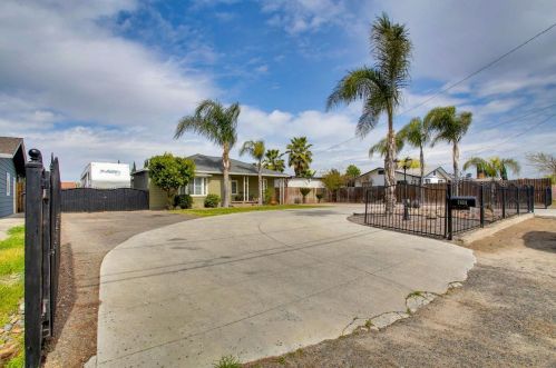 7624 Walnut Ave, Winton, CA 95388-9366