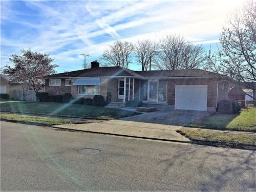 15 Beechwood Ave, Brookville, OH 45309-1324