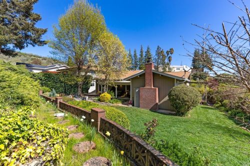 235 San Jacinta Dr, Ukiah CA  95482-5648 exterior