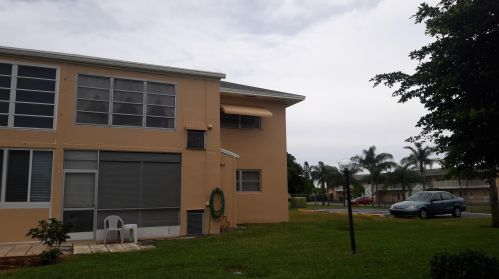 2111 1st Ct, Boynton Beach FL  33435-2909 exterior
