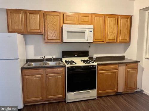 307 Delamore Pl, Wilmington DE  19805-3522 exterior