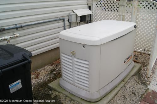 15 Van Ness Dr, Bricktown NJ  08723-5730 exterior