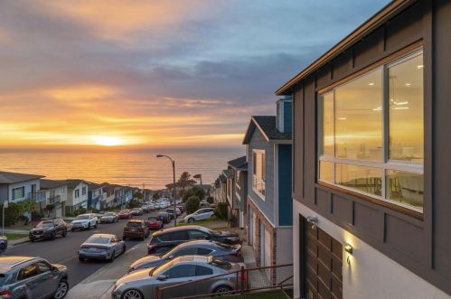 6 Rockford Ave, Daly City CA  94015-4724 exterior