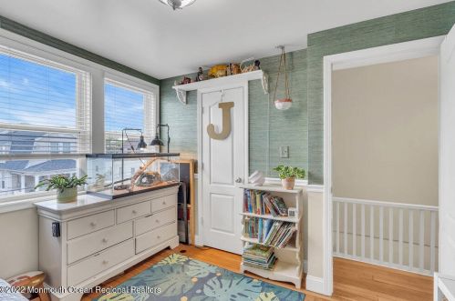 57 Barberie Ave, Monmouth Hills NJ  07732-1518 exterior