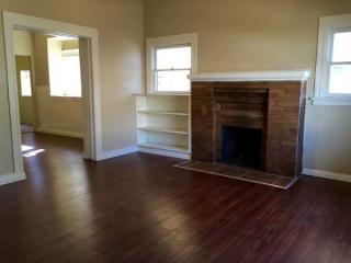 2626 Budlong Ave, Los Angeles CA  90007-2146 exterior
