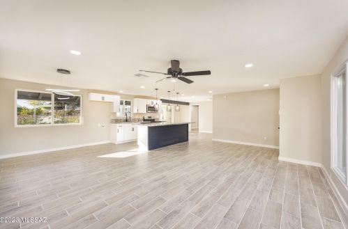 2520 Calle Cordova, Tucson AZ  85710-5732 exterior