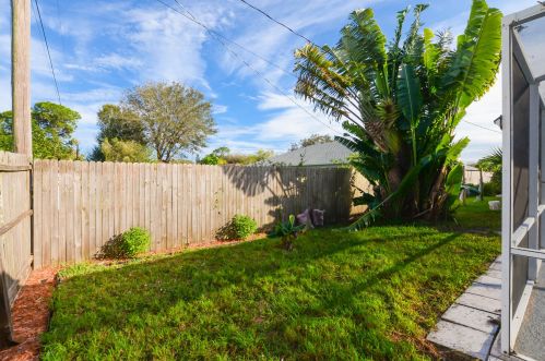 325 Gulfstream Ave, Fort Pierce FL 34983-1219 exterior