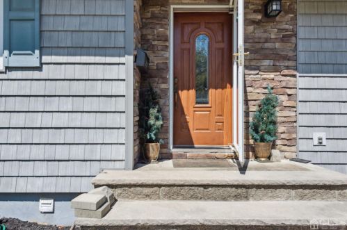 23 Kings Rd, East Brunswick, NJ 08816-4514