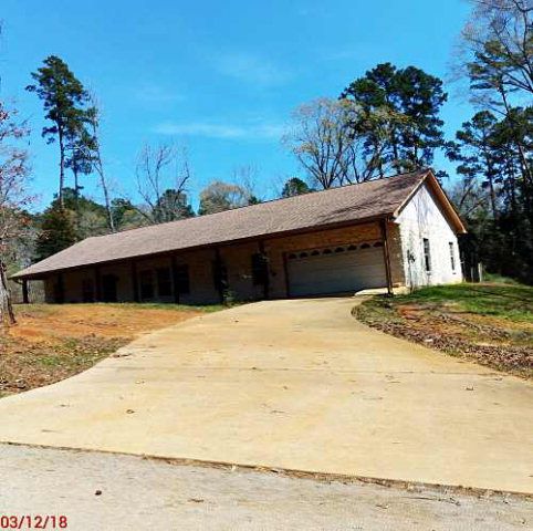 138 Bronco Dr, Palestine, TX 75801-4742