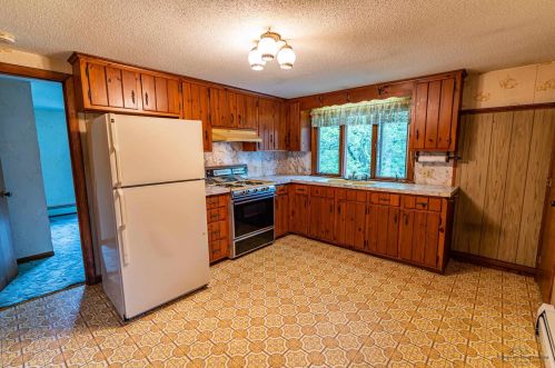 95 Wheeler Ave, Salem NH  03079-3494 exterior