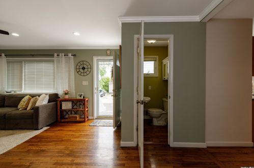 112 Granada Ave, North Lindenhurst NY  11757-6527 exterior