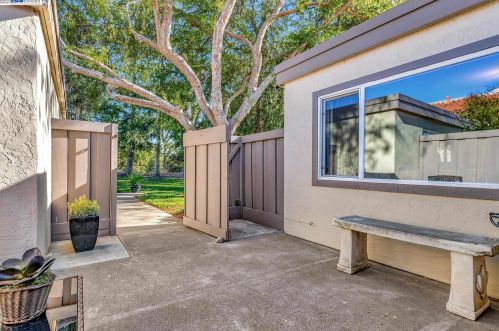 1634 Calle Santa Anna, Pleasanton CA  94566-5927 exterior