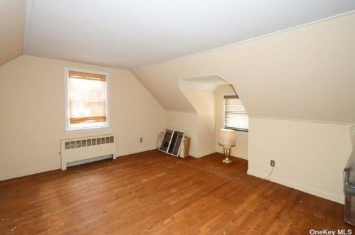 35 Walsh Ln, Westbury NY  11590-1029 exterior