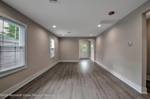 91 Bank St, Tinton Falls NJ  07701-1306 exterior