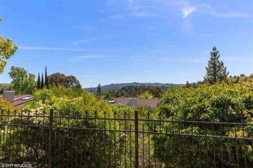 225 Fernwood Dr, Concord, CA 94523-1011