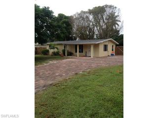909 Coconut Cir, Naples, FL 34104-4428