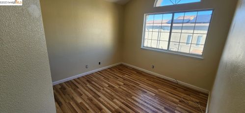 16066 Silverleaf Dr, San Lorenzo, CA 94580-1191