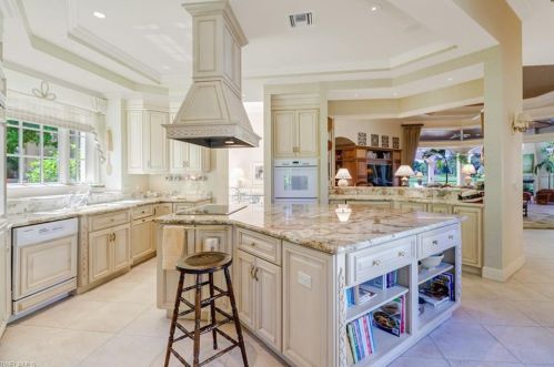 6518 Highcroft Dr, Naples, FL 34119-8420
