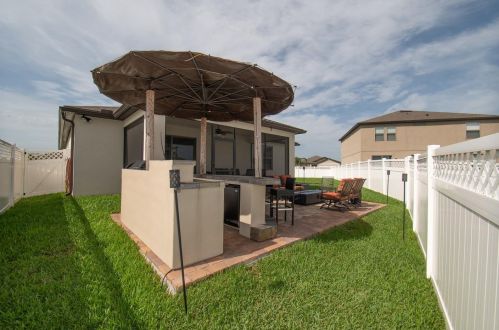 8735 Hinsdale Heights Dr, Polk City FL  33868-6010 exterior