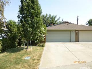 132 Muir Cir, Woodland CA  95695-5819 exterior