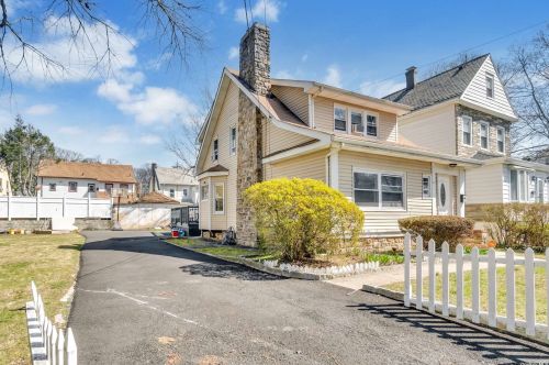 83 Hillside Ave, Mount Vernon, NY 10553-1332