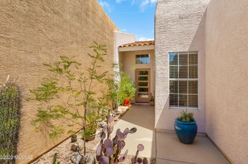 4095 Calle Bartinez, Tucson, AZ 85750-6162