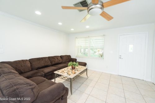 2085 Harlock Rd, Melbourne, FL 32934-7663