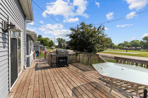 870 Broad St, Menasha WI  54952-3263 exterior