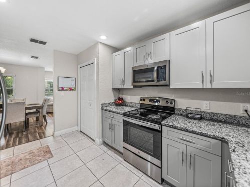 1627 Holly Rd, Lakeland FL  33801-2210 exterior