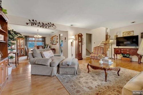 50 Sheffield St, Oakland NJ  07436-2657 exterior