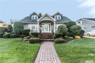 463 Wellwood Ave, North Lindenhurst, NY 11757-3345