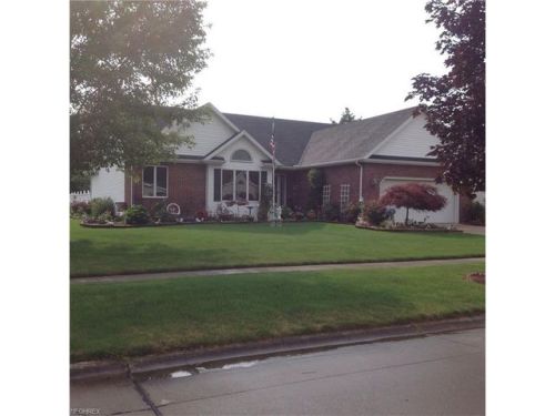 104 Raven Cir, Elyria, OH 44035-8875