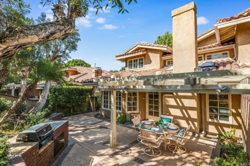 17 Malaga Pl, Manhattan Beach CA  90266-0072 exterior