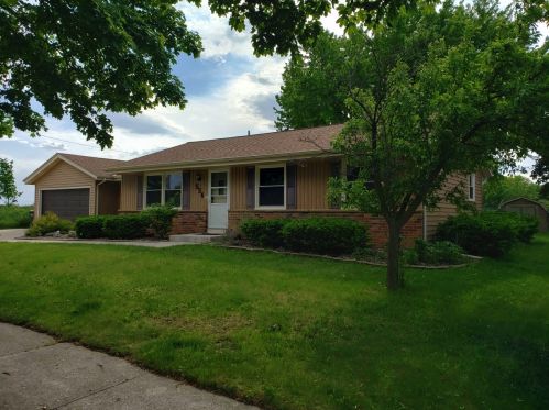 536 Mulberry Dr, West Bend, WI 53090-2228